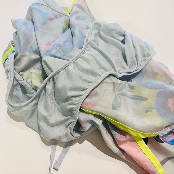 Nike Grey Jungle Tropical Multicolor Dri-Fit Drawstring Running Shorts - Picture 8 of 13